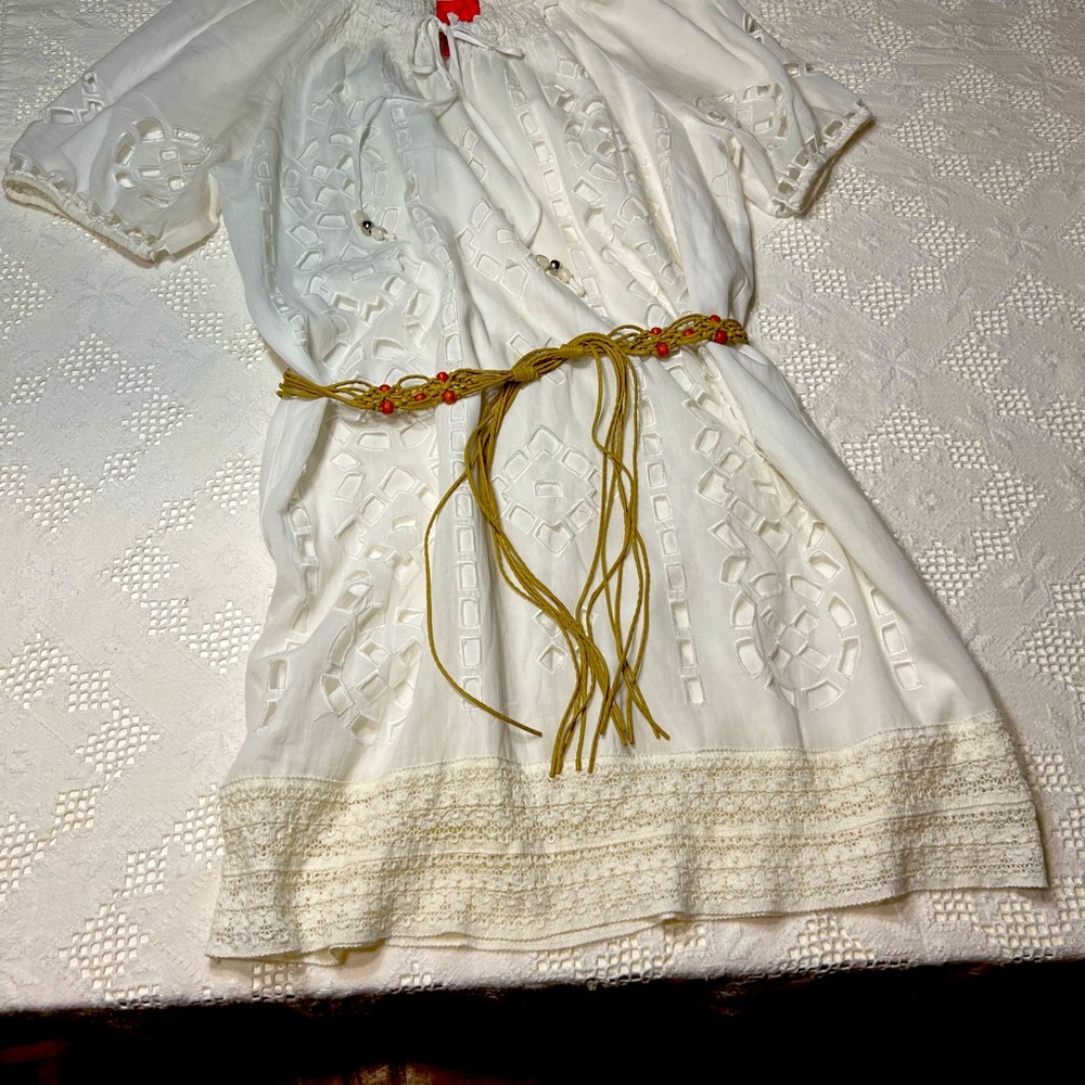 V Christina White Eyelet Summer Dress Women's Size Medium Lace Hem Puff Sleeve